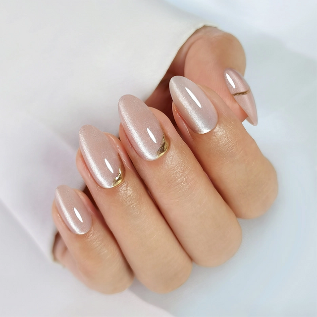  Custom 3D Luxury Soft Gel Almond Gold Design Private Label Press On Nails Suppliers 