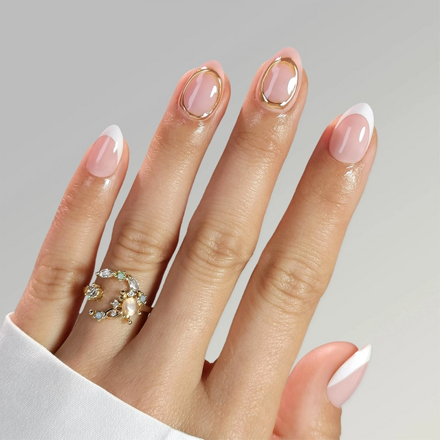  X Short Almond 3D Luxury White French Press On Nails 