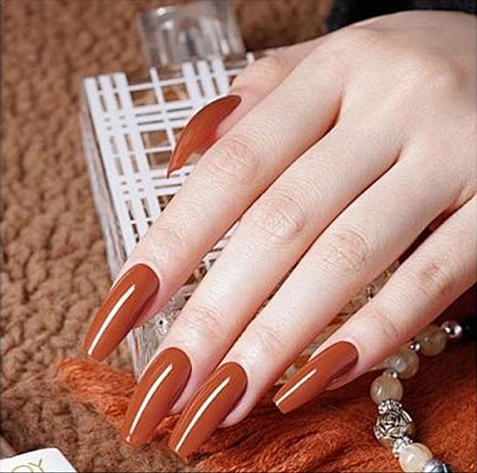 brown color prress on nails
